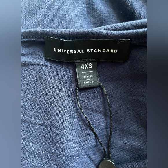 New Universal Standard Women V Neck Tee Shirt Blue Size 4XS - Picture 7 of 9